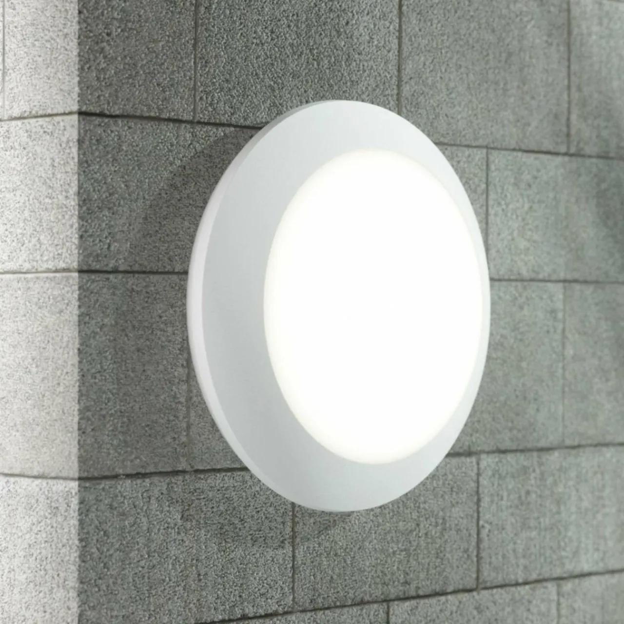 applique_dext_led_berta__cm_blanche_w_cct_3.webp Store Applique d'ext. LED Berta Ø 27,5cm blanche 11W CCT Éclairage Extérieur Professionnel