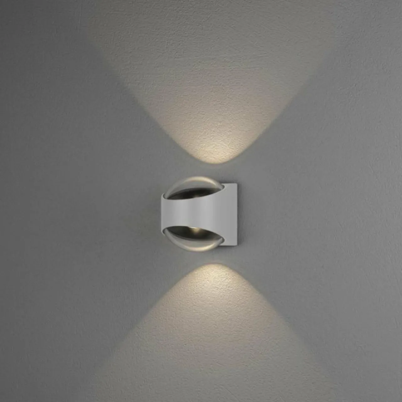 applique_extrieur_led_bitonto__lampes_blanche_1.webp Outlet Applique extérieur LED Bitonto 2 lampes blanche Éclairage Extérieur Professionnel