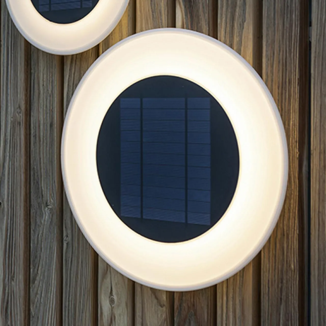 applique_murale_solaire_newgarden_wally_led___cm_0-1.webp Online Applique murale solaire Wally LED, Ø 39 cm Éclairage Extérieur Professionnel