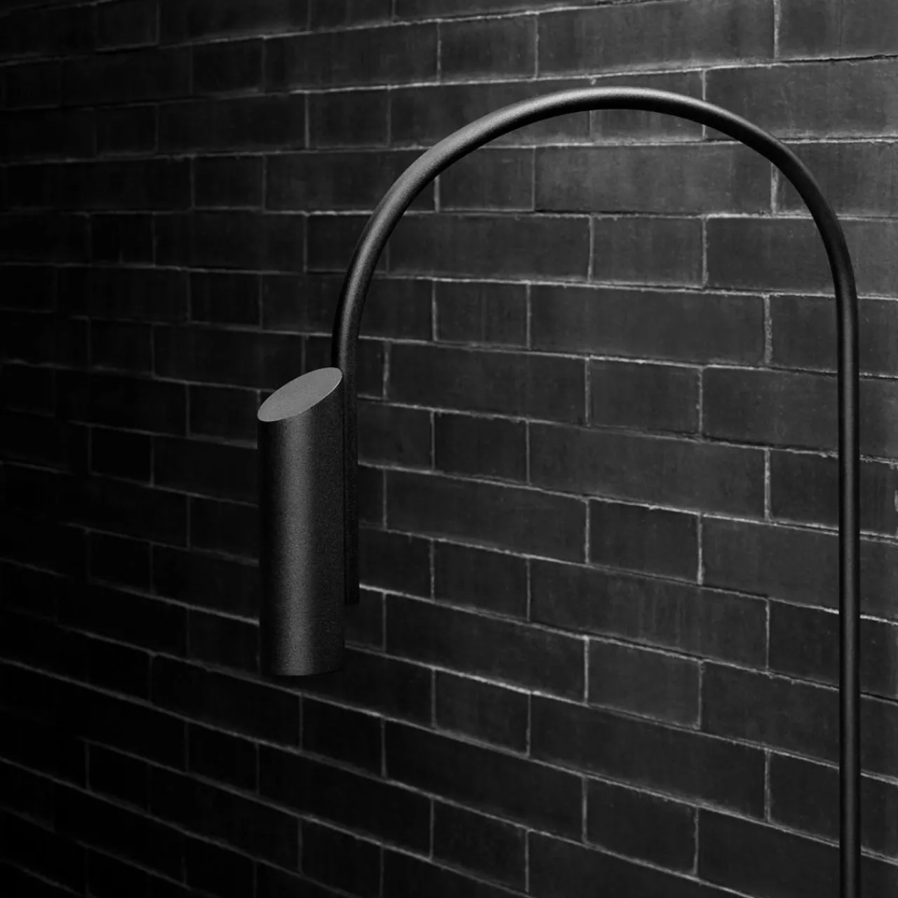flos_caule_floor__lampadaire_extrieur_k_noir_0.webp Shop Caule Floor 4 lampadaire extérieur 2700K noir Éclairage Extérieur Professionnel