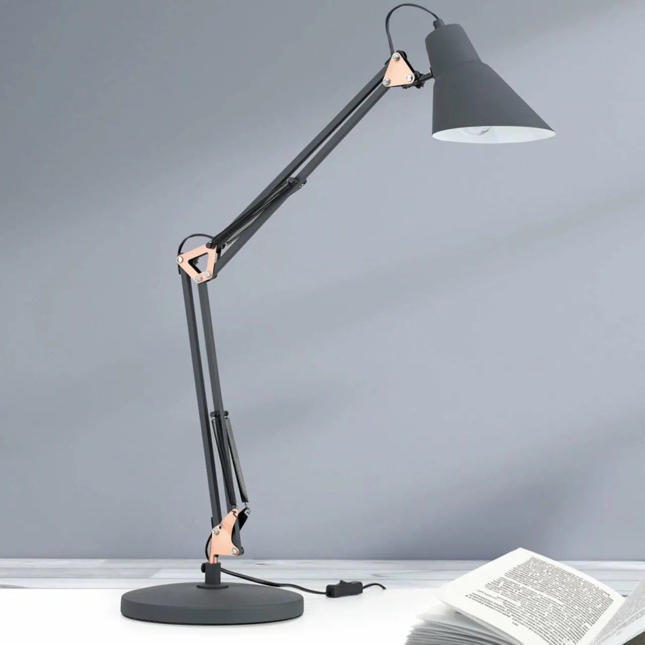 lampe__poser_bachelor_trois_rglages_0.webp Flash Sale Lampe à poser Bachelor, trois réglages Éclairage De Bureau