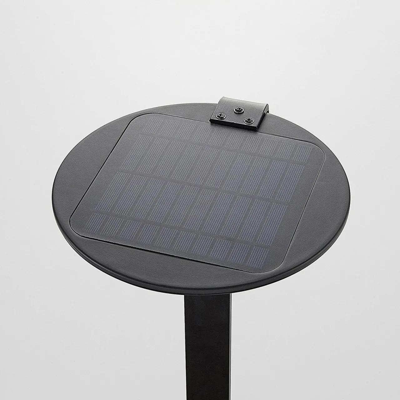 lindby_clamor_borne_solaire_led_avec_capteur_pir_4.webp Clearance Clamor borne solaire LED avec capteur PIR Éclairage Extérieur Professionnel