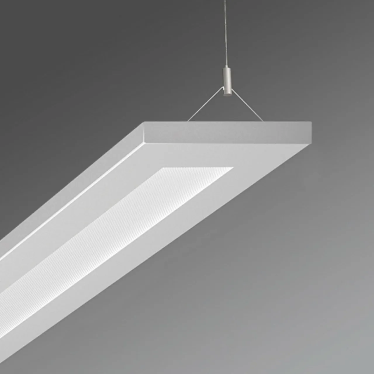suspension_bureau_stail_microprismes_w_blanc_alu_0.webp Clearance Suspension bureau Stail microprismes 52W blanc alu Éclairage De Magasins